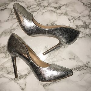 Sky high silver Stilettos 4.5” heel wide width 10w
